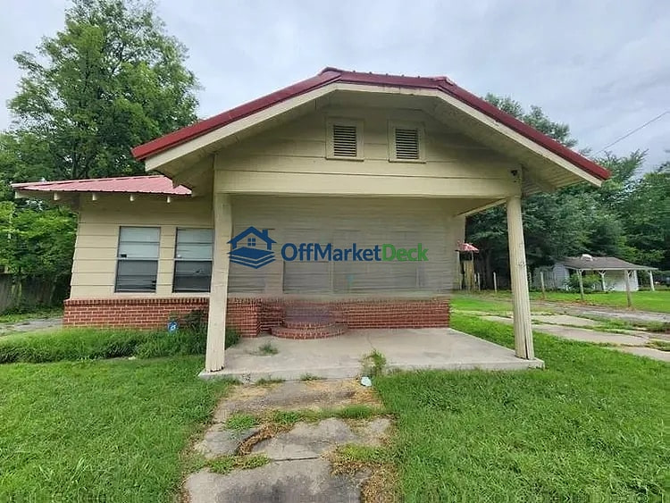 Off-market house in Blytheville, Arkansas — 4 beds, 2 baths, $24,230 — photo 2 of 8
