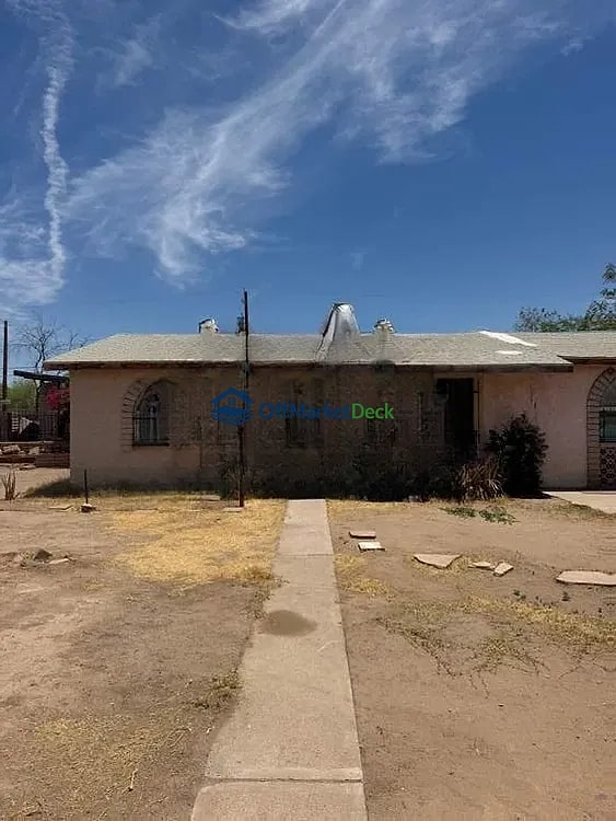 Off-market house in Phoenix, Arizona — 3 beds, 2 baths, $200,000