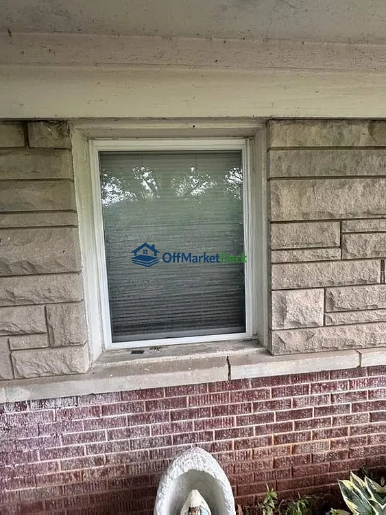 Off-market house in Indianapolis, Indiana — 3 beds, 1 bath, $114,000 — photo 2 of 8