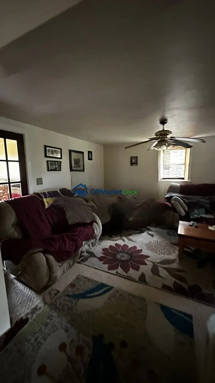 Off-market house in Geneva, New York — 3 beds, 1 bath, $34,900 — photo 7 of 8