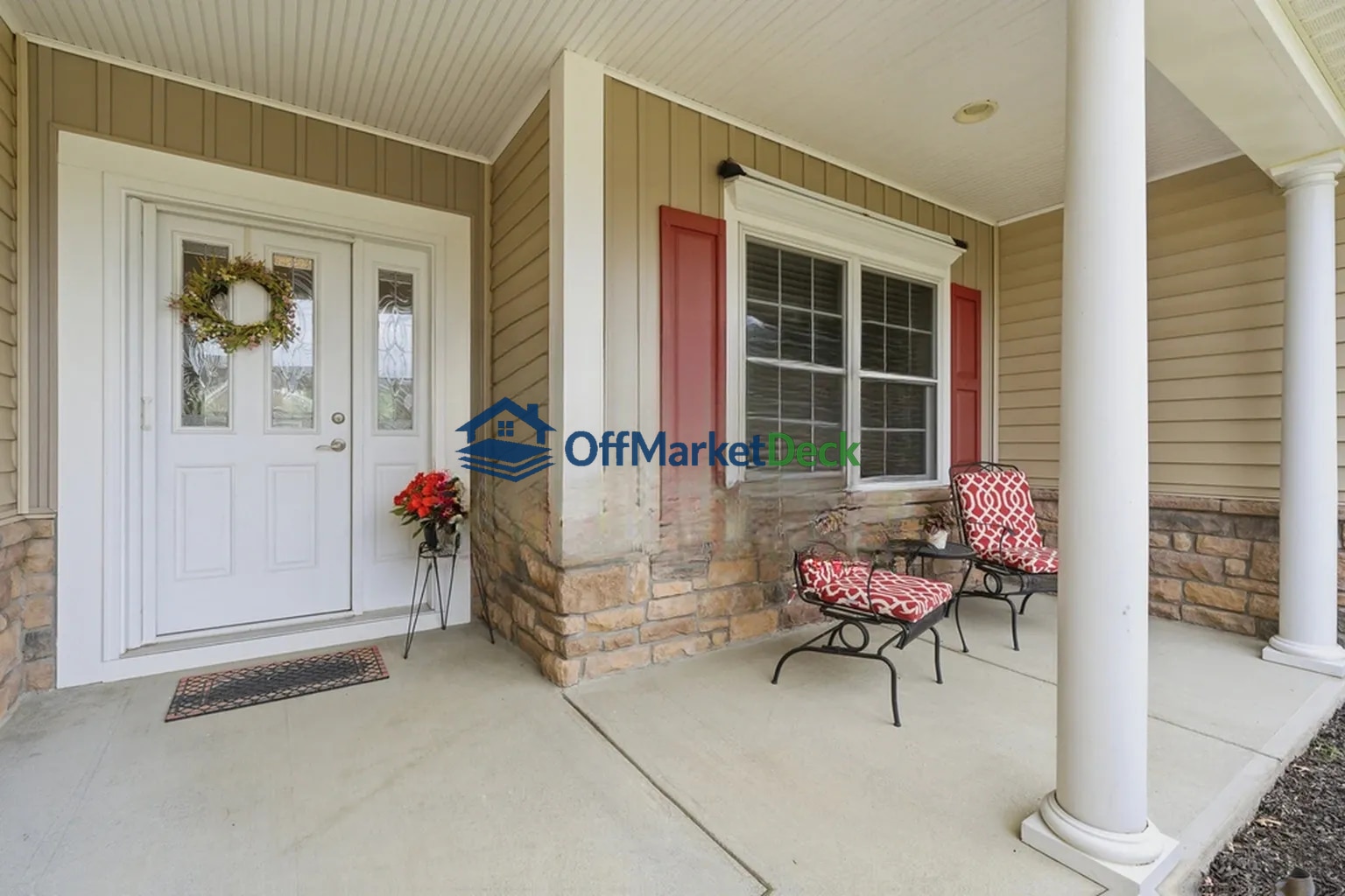 Off-market house in Grafton, Ohio — 2 beds, 2 baths, $515,000 — photo 4 of 8