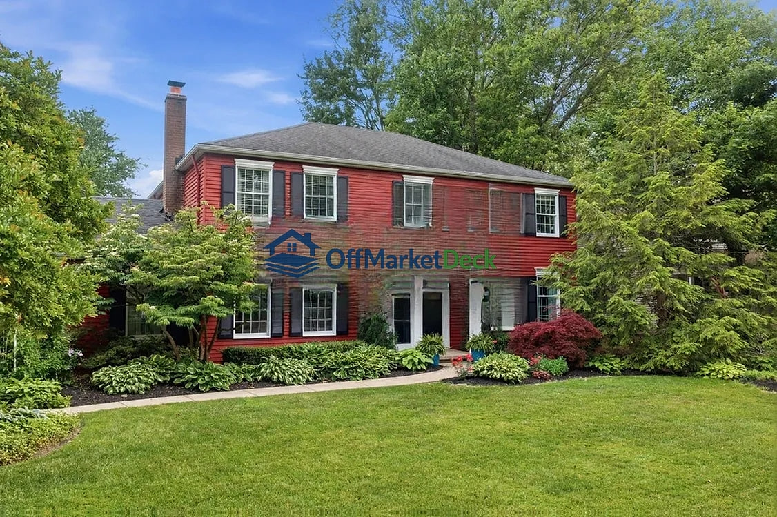 Off-market house in Bay Village, Ohio — 4 beds, 2.5 baths, $625,000 — photo 2 of 8
