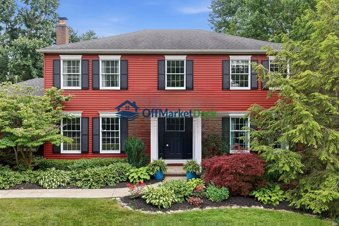 Off-market house in Bay Village, Ohio — 4 beds, 2.5 baths, $625,000 — photo 3 of 8