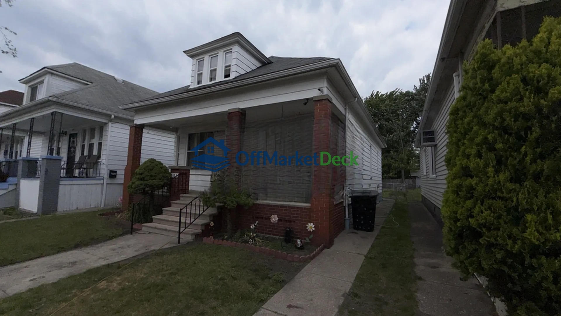 Off-market house in Hamtramck, Michigan — 4 beds, 1 bath, $163,900 — photo 2 of 8