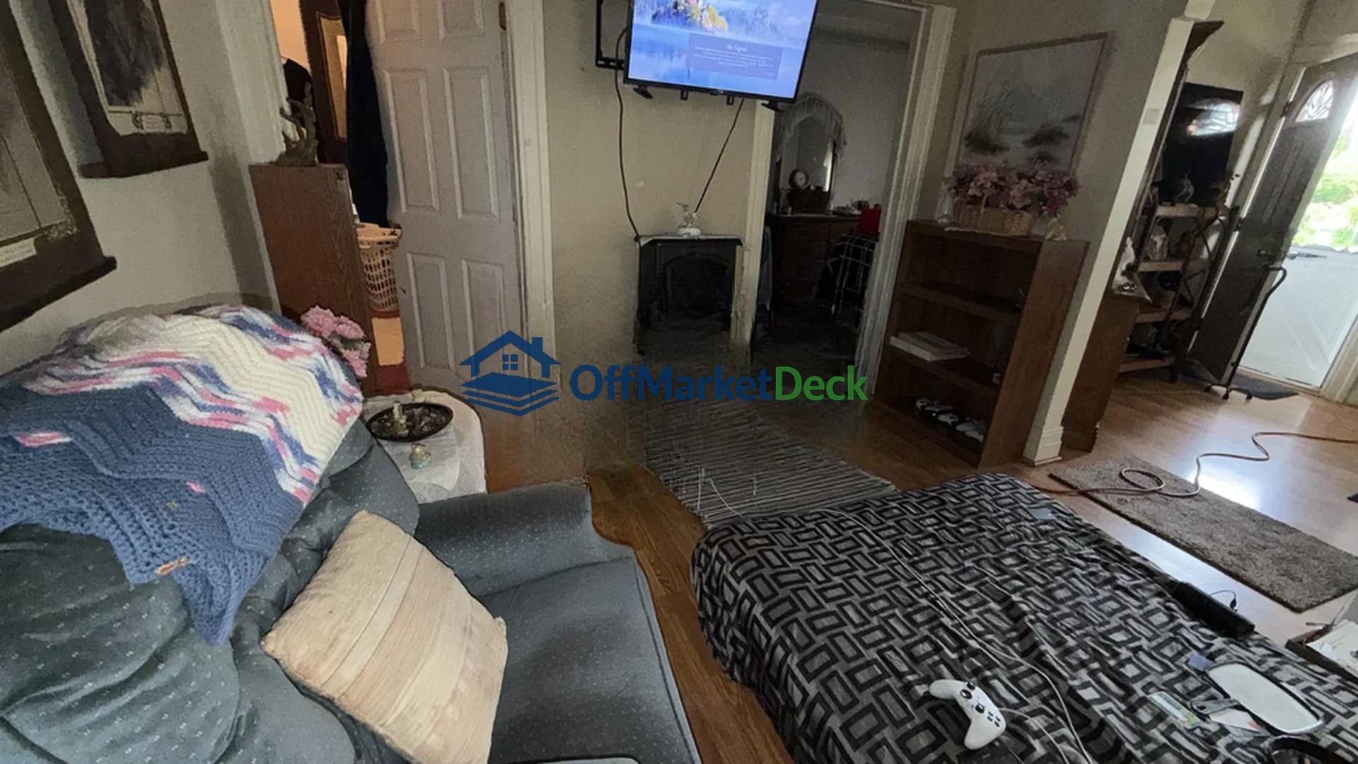 Off-market house in Hamtramck, Michigan — 4 beds, 1 bath, $163,900 — photo 4 of 8