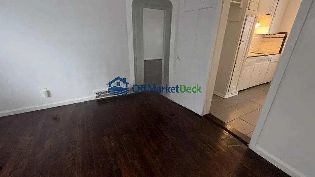 Off-market house in Detroit, Michigan — 3 beds, 1 bath, $89,900 — photo 8 of 8