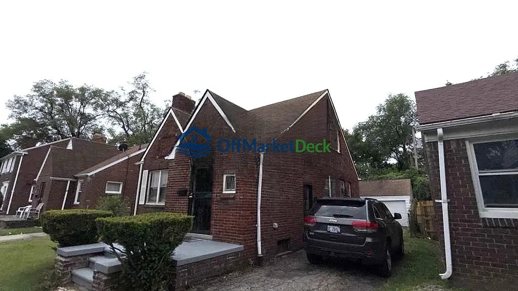 Off-market house in Detroit, Michigan — 3 beds, 1 bath, $89,900 — photo 3 of 8