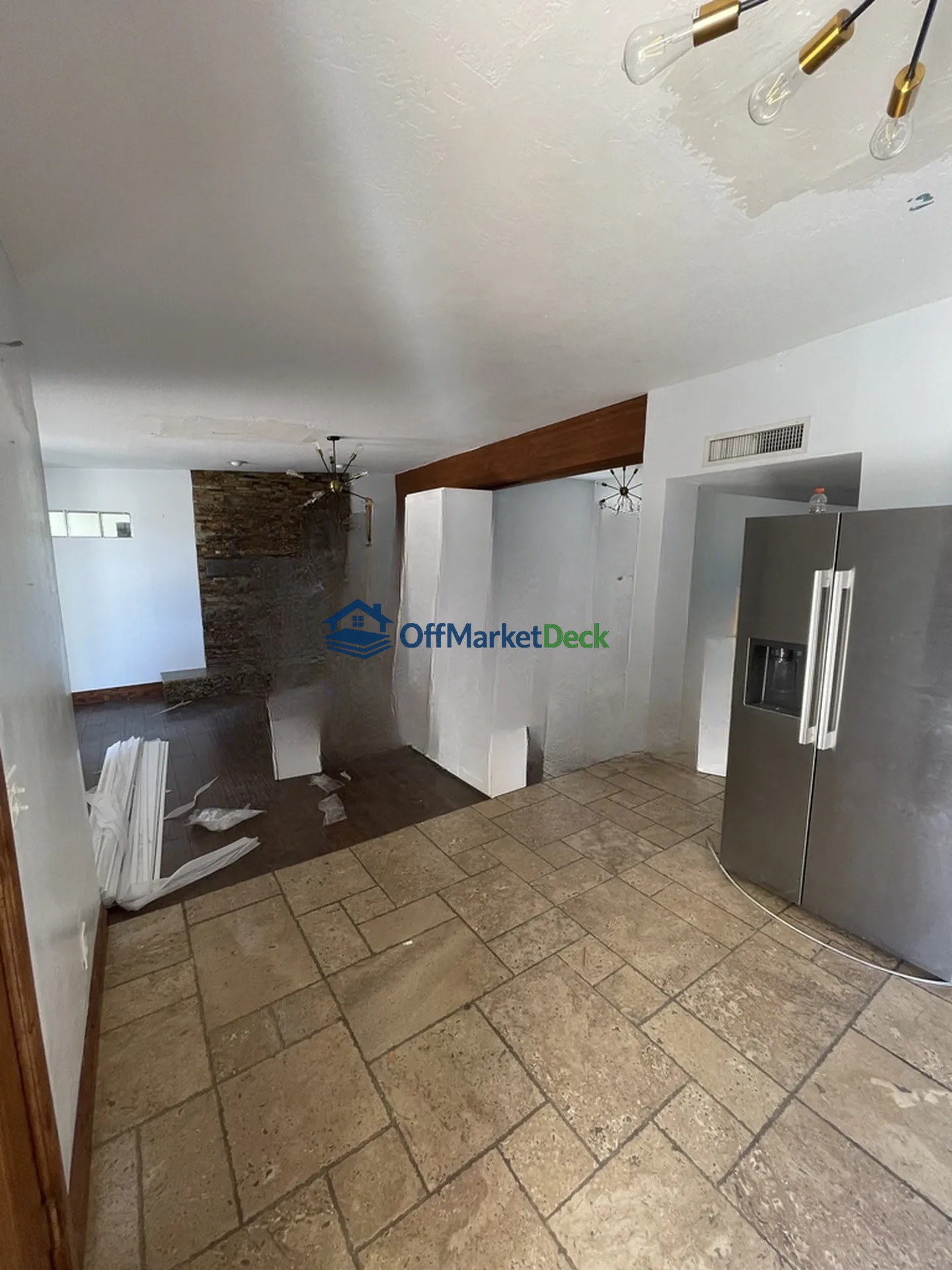 Off-market house in New River, Arizona — 5 beds, 4 baths, $654,990 — photo 5 of 8