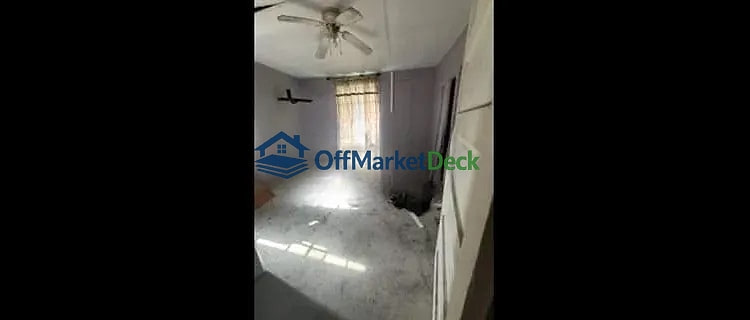 Off-market house in Beaumont, Texas — 2 beds, 1 bath, $9,000 — photo 8 of 8