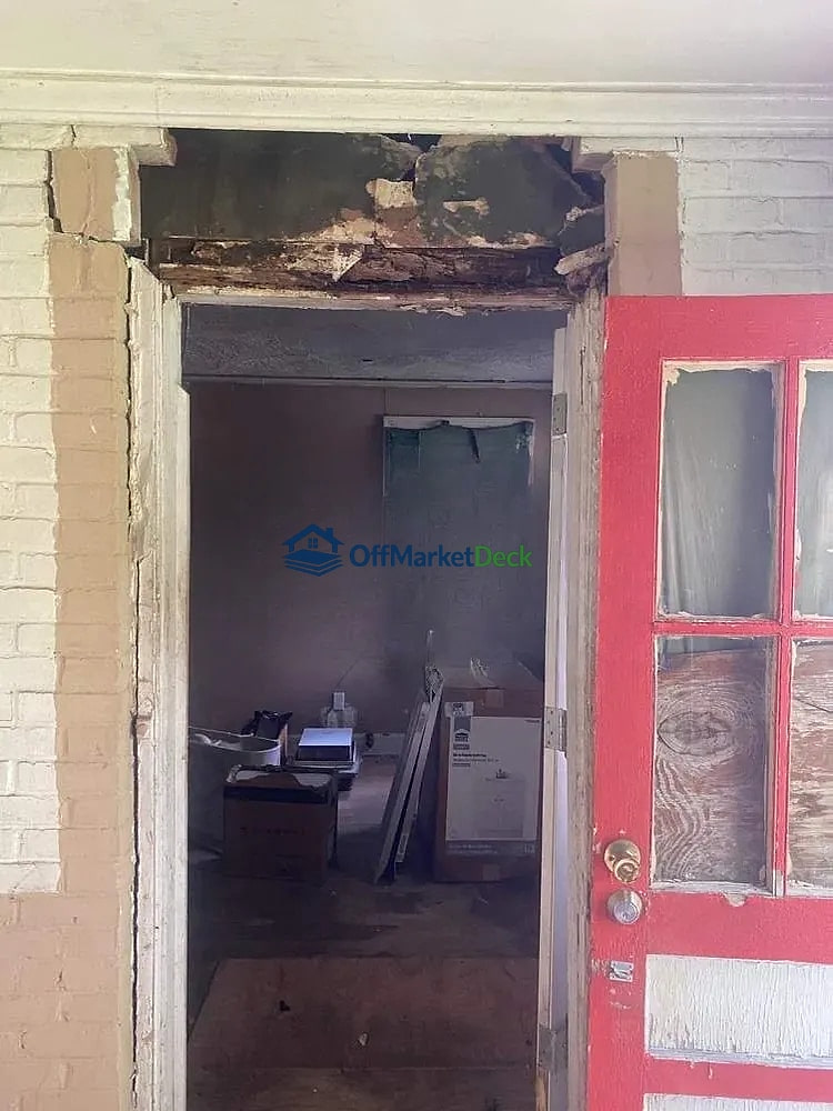 Off-market house in Montgomery, Alabama — 2 beds, 1 bath, $15,000 — photo 4 of 8