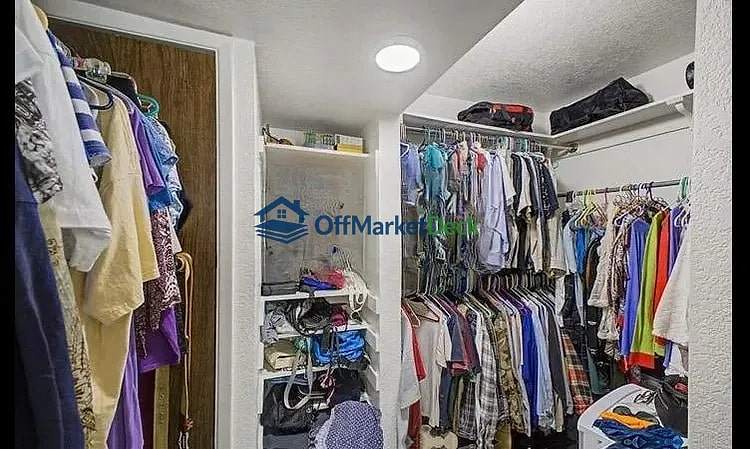 Off-market house in Glendale, Arizona — 3 beds, 2 baths, $475,000 — photo 8 of 8