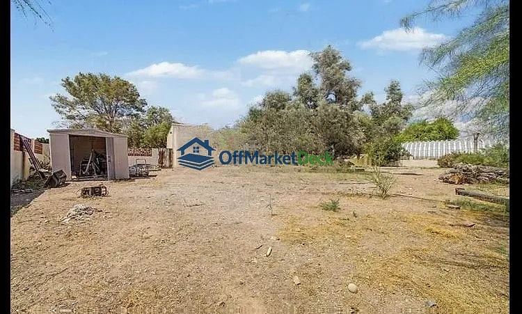Off-market house in Glendale, Arizona — 3 beds, 2 baths, $475,000 — photo 3 of 8