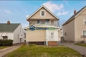 Off-market house in Newburgh Heights, Ohio — 3 beds, 1 bath, $89,000 — photo 5 of 8