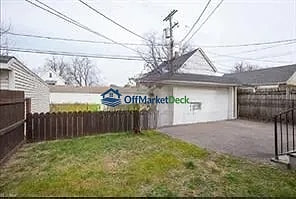 Off-market house in Newburgh Heights, Ohio — 3 beds, 1 bath, $89,000 — photo 6 of 8