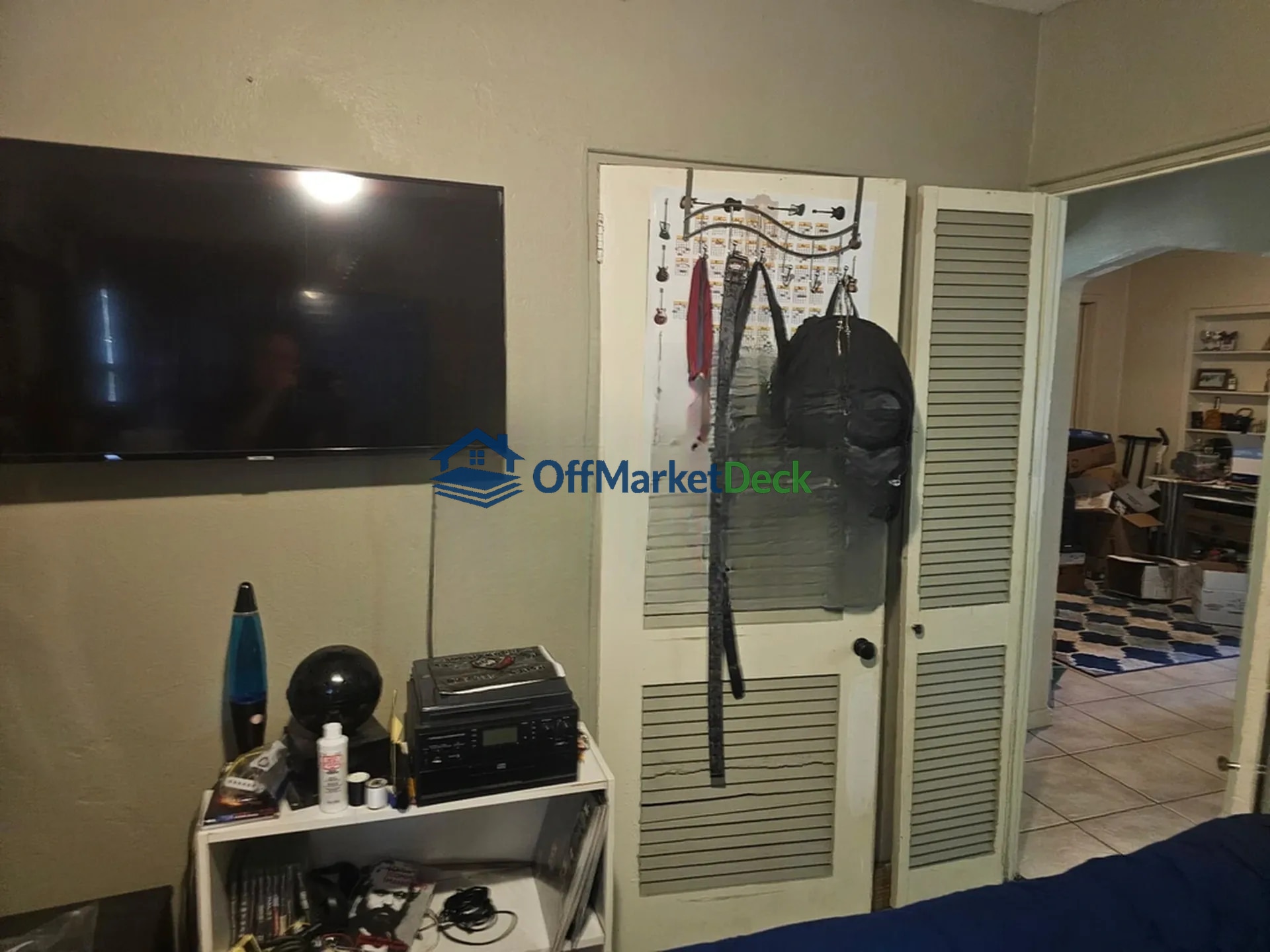 Off-market house in Largo, Florida — 1 bed, 1 bath, $252,990 — photo 3 of 8