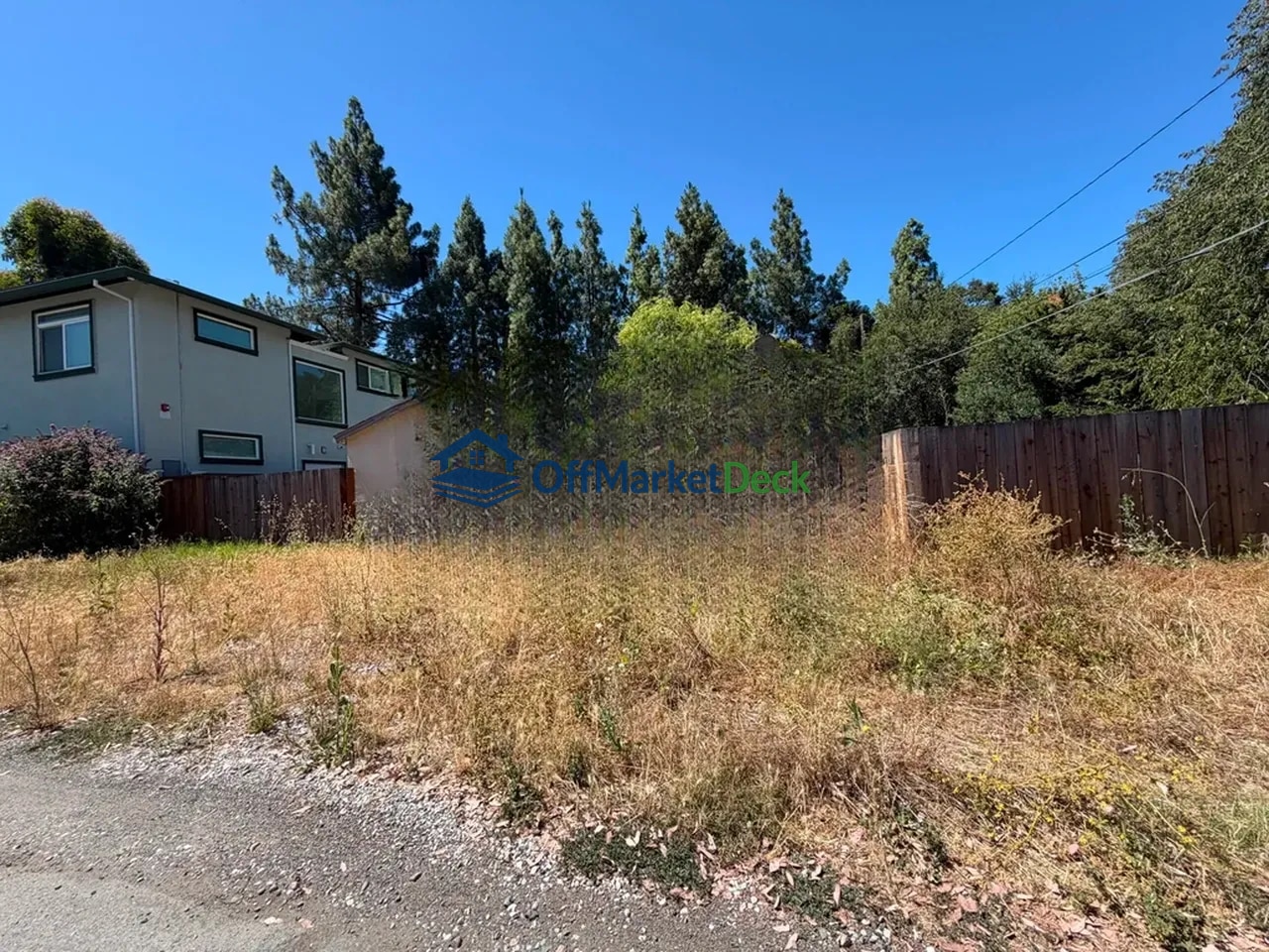 Off-market house in Concord, California — 3 beds, 1 bath, $464,900 — photo 2 of 8