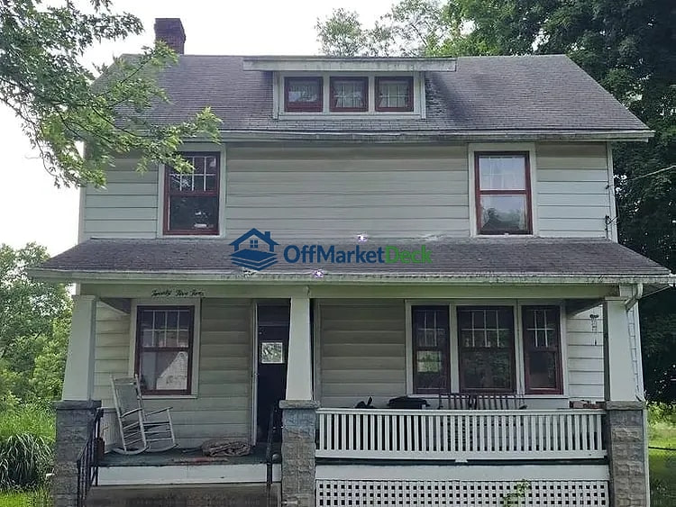 Off-market house in Springfield, Ohio — 3 beds, 1 bath, $167,800 — photo 3 of 8