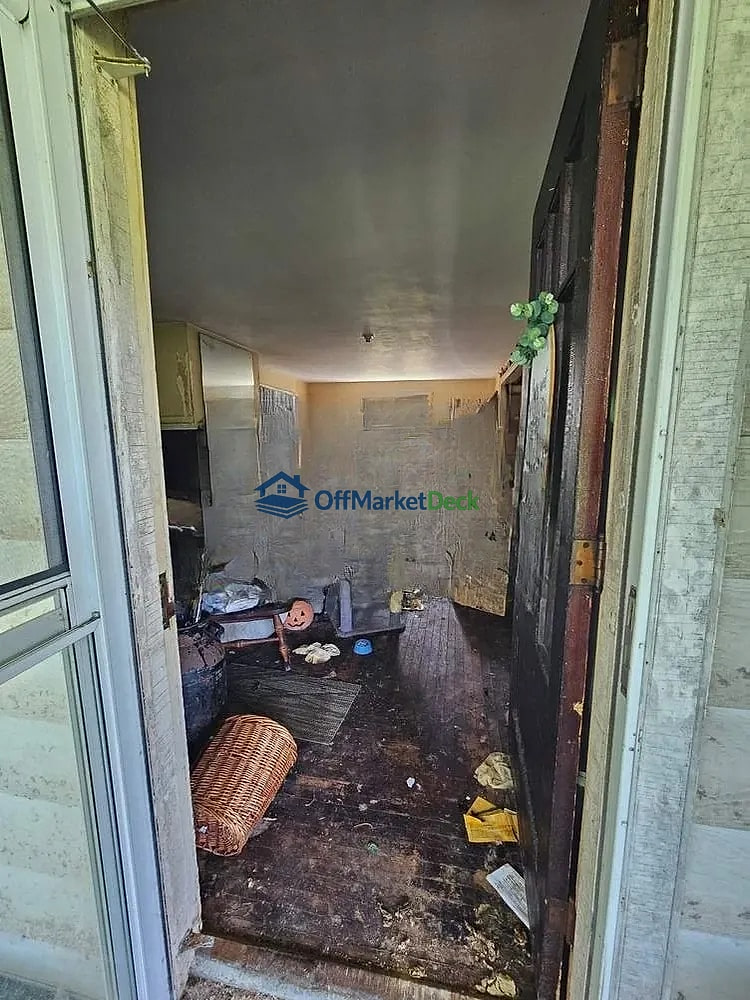 Off-market house in Springfield, Ohio — 3 beds, 1 bath, $167,800 — photo 6 of 8
