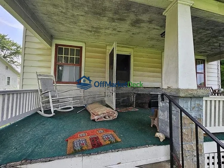 Off-market house in Springfield, Ohio — 3 beds, 1 bath, $167,800 — photo 5 of 8