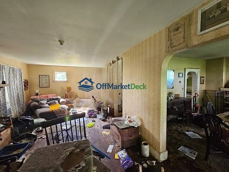Off-market house in Springfield, Ohio — 3 beds, 1 bath, $167,800 — photo 7 of 8