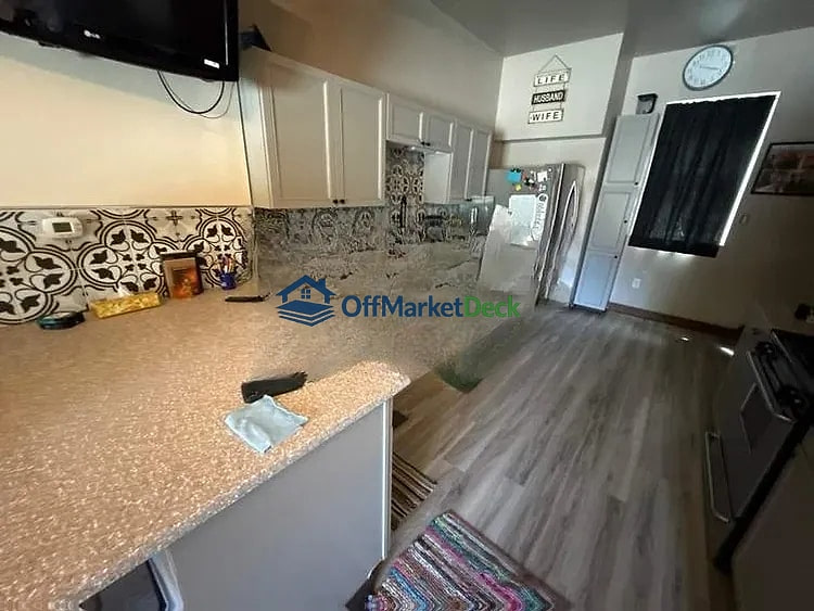 Off-market house in Indianapolis, Indiana — 3 beds, 2 baths, $129,990 — photo 6 of 8