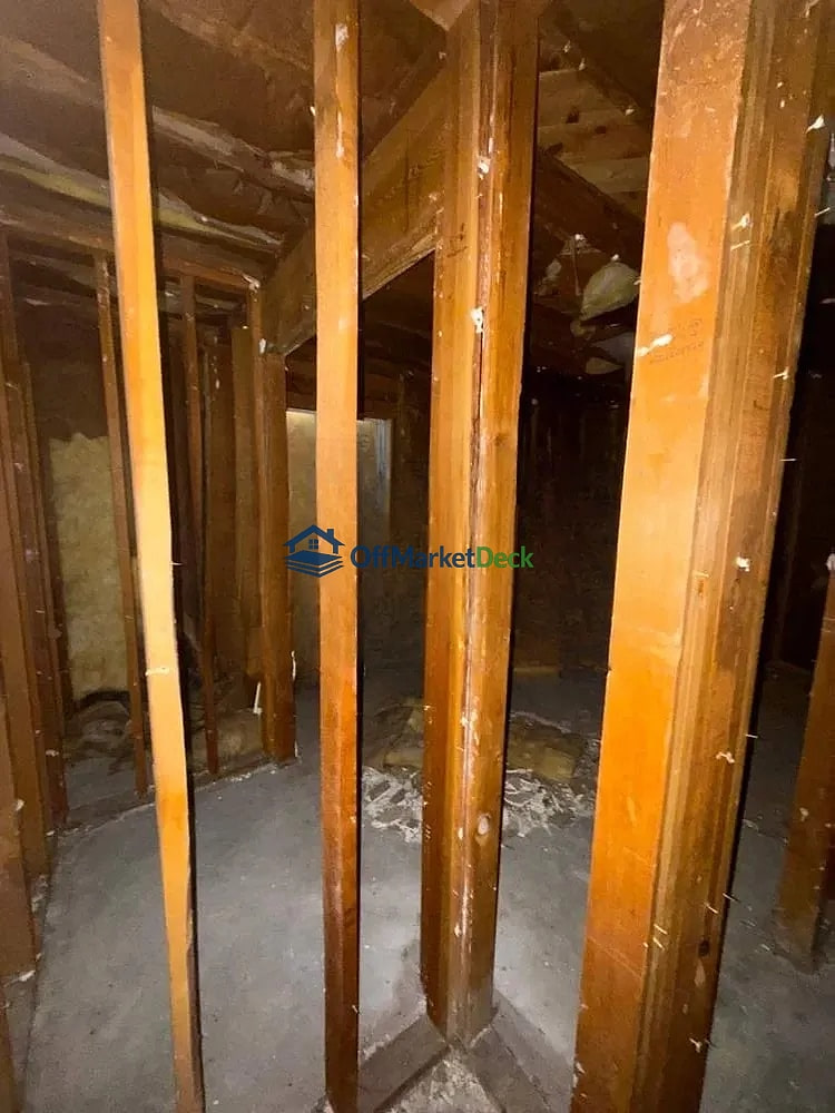 Off-market house in Lawton, Oklahoma — 2 beds, 1 bath, $40,000 — photo 3 of 8