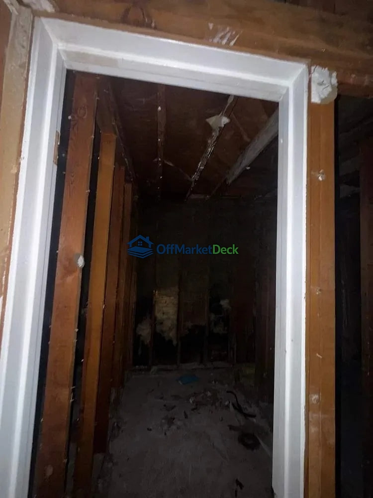 Off-market house in Lawton, Oklahoma — 2 beds, 1 bath, $40,000 — photo 4 of 8