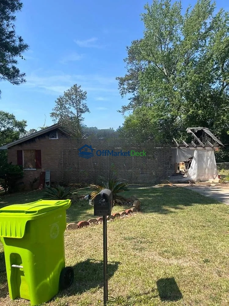 Off-market house in Columbia, South Carolina — 3 beds, 1 bath, $45,000 — photo 2 of 8