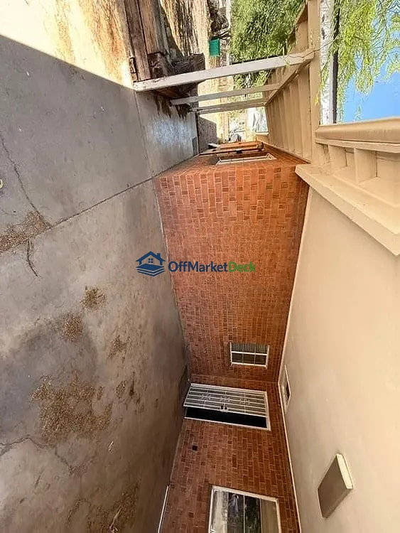 Off-market house in Phoenix, Arizona — 3 beds, 2 baths, $282,000