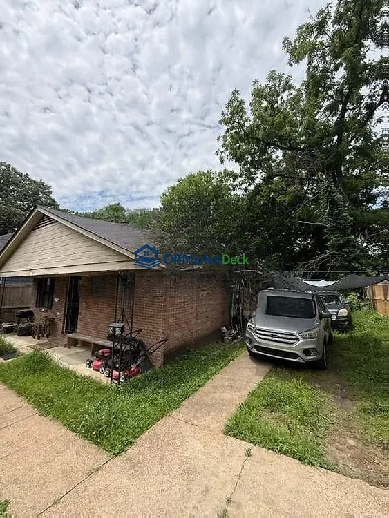Off-market house in Memphis, Tennessee — 3 beds, 1 bath, $139,900 — photo 4 of 8