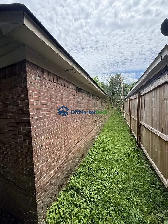 Off-market house in Memphis, Tennessee — 3 beds, 1 bath, $139,900 — photo 7 of 8