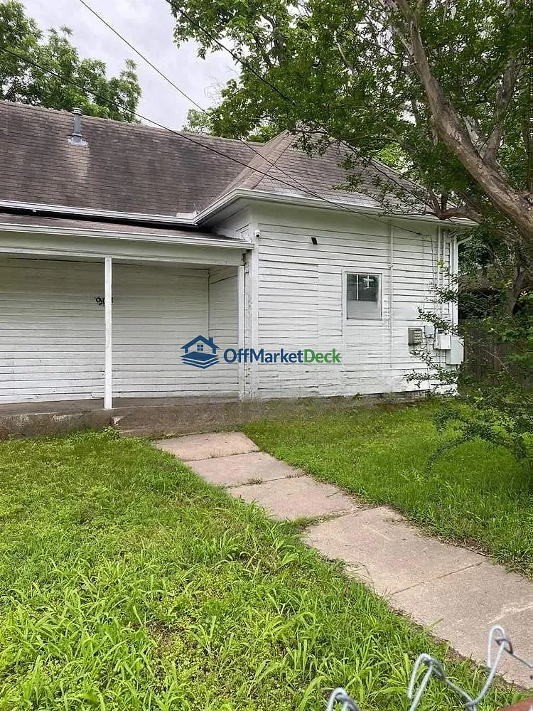 Off-market house in Terrell, Texas — 3 beds, 2 baths, $105,000