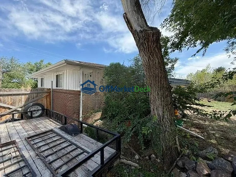 Off-market house in Arvada, Colorado — 4 beds, 2 baths, $499,000 — photo 8 of 8