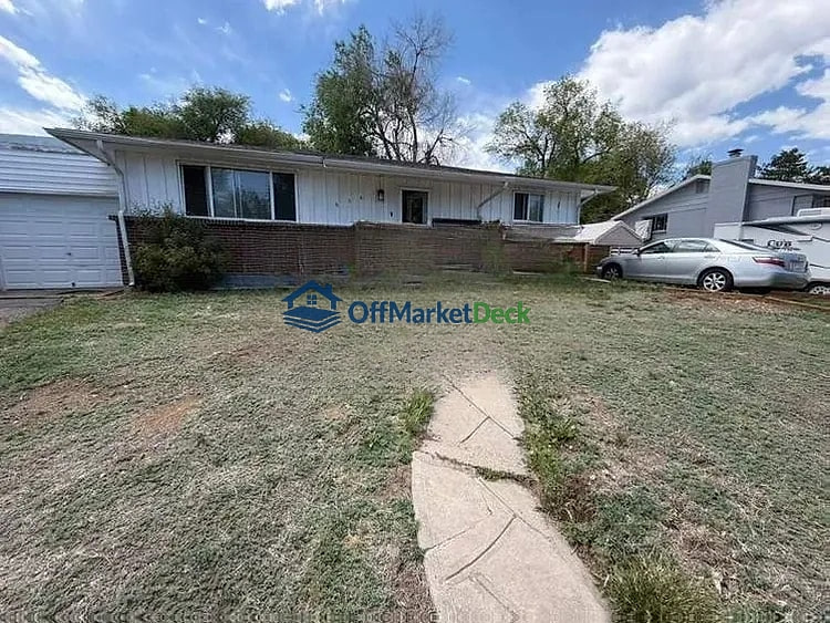 Off-market house in Arvada, Colorado — 4 beds, 2 baths, $499,000