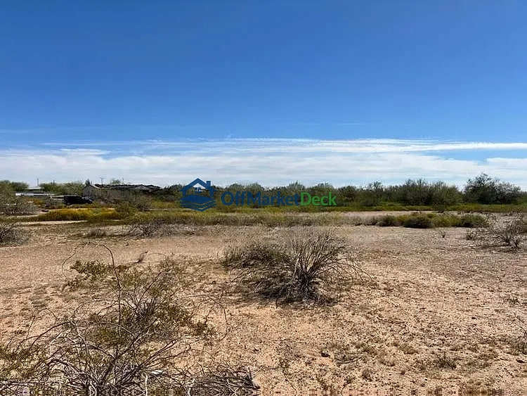 Off-market house in Tonopah, Arizona — 3 beds, 2 baths, $185,000 — photo 5 of 8