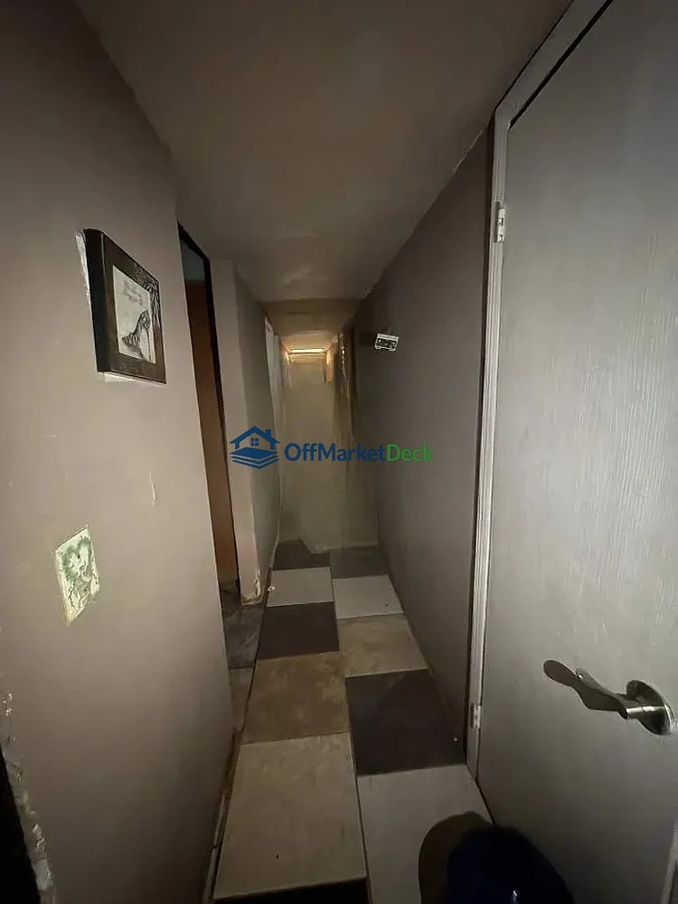 Off-market house in Tucson, Arizona — 3 beds, 2 baths, $200,000 — photo 5 of 8