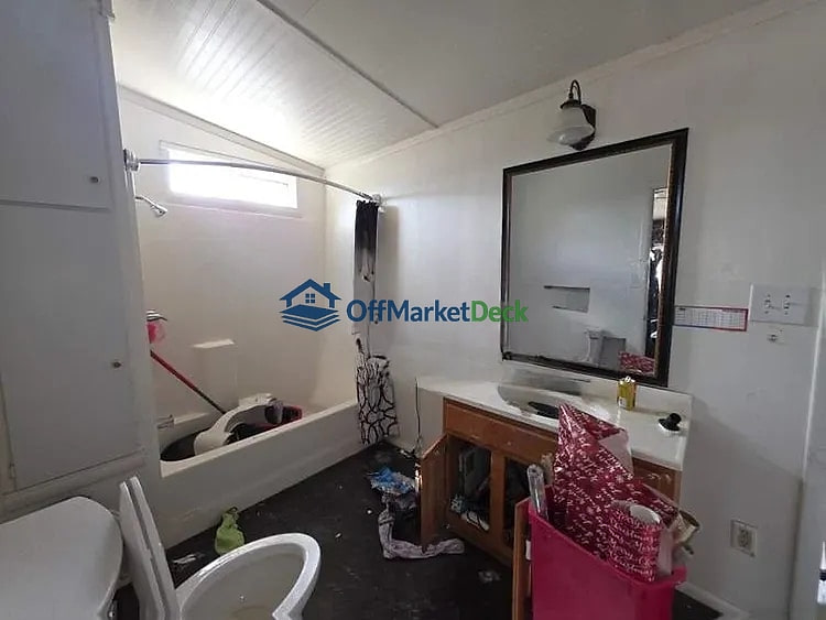 Off-market house in Chino Valley, Arizona — 3 beds, 2 baths, $194,000 — photo 6 of 8