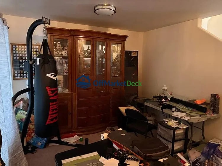 Off-market house in San Tan Valley, Arizona — 3 beds, 2.5 baths, $282,400