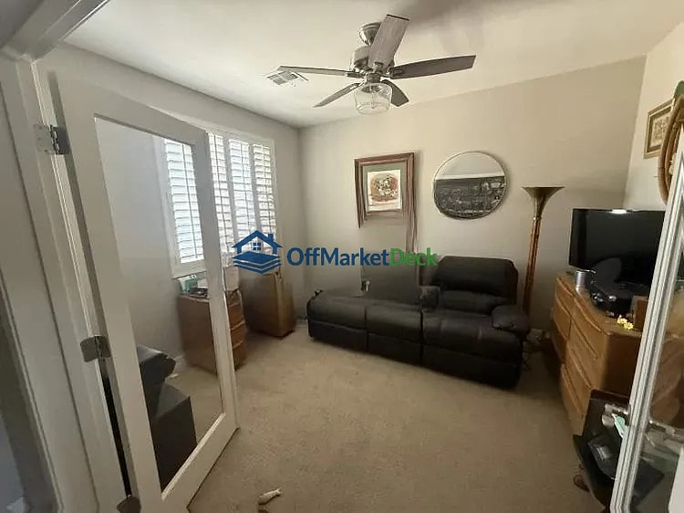 Off-market house in Goodyear, Arizona — 2 beds, 2 baths, $340,000 — photo 4 of 8