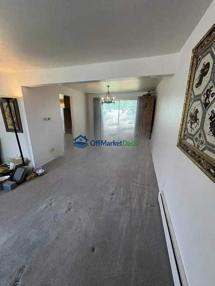 Off-market house in Centennial, Colorado — 4 beds, 4 baths, $525,000 — photo 5 of 8