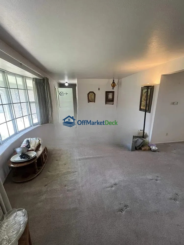 Off-market house in Centennial, Colorado — 4 beds, 4 baths, $525,000 — photo 4 of 8