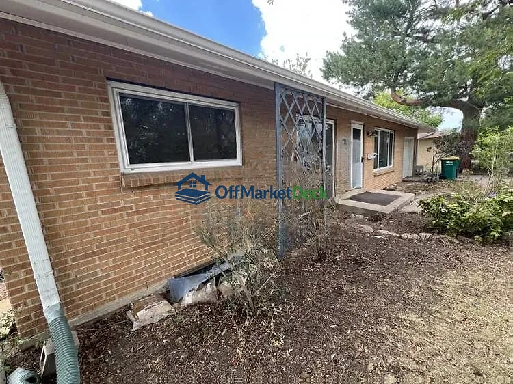 Off-market house in Lakewood, Colorado — 3 beds, 2 baths, $469,000 — photo 3 of 8