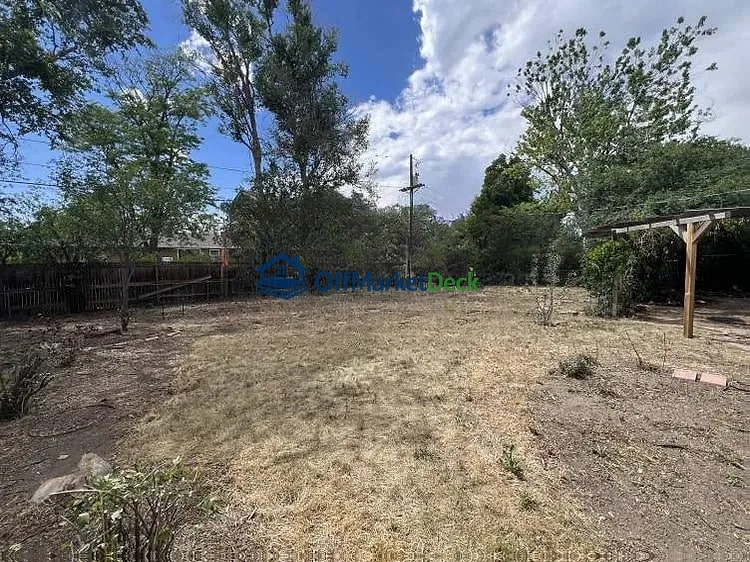 Off-market house in Lakewood, Colorado — 3 beds, 2 baths, $469,000 — photo 6 of 8