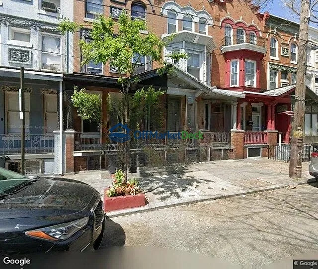 Off-market house in Philadelphia, Pennsylvania — 5 beds, 2 baths, $100,000