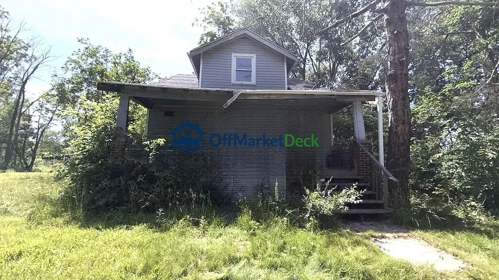 Off-market house in Detroit, Michigan — 4 beds, 2 baths, $22,900