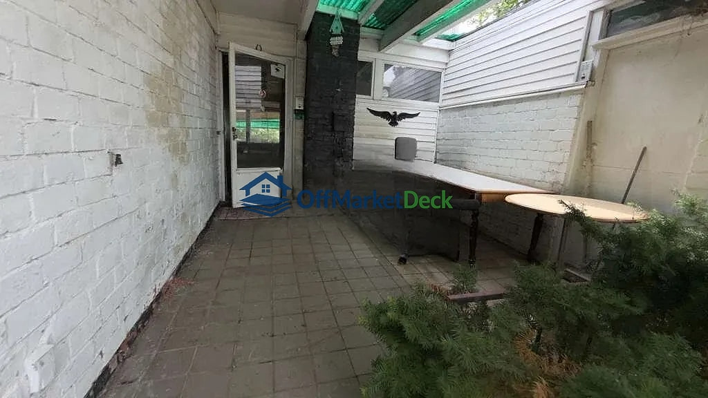 Off-market house in Warren, Michigan — 4 beds, 1 bath, $104,900 — photo 7 of 8