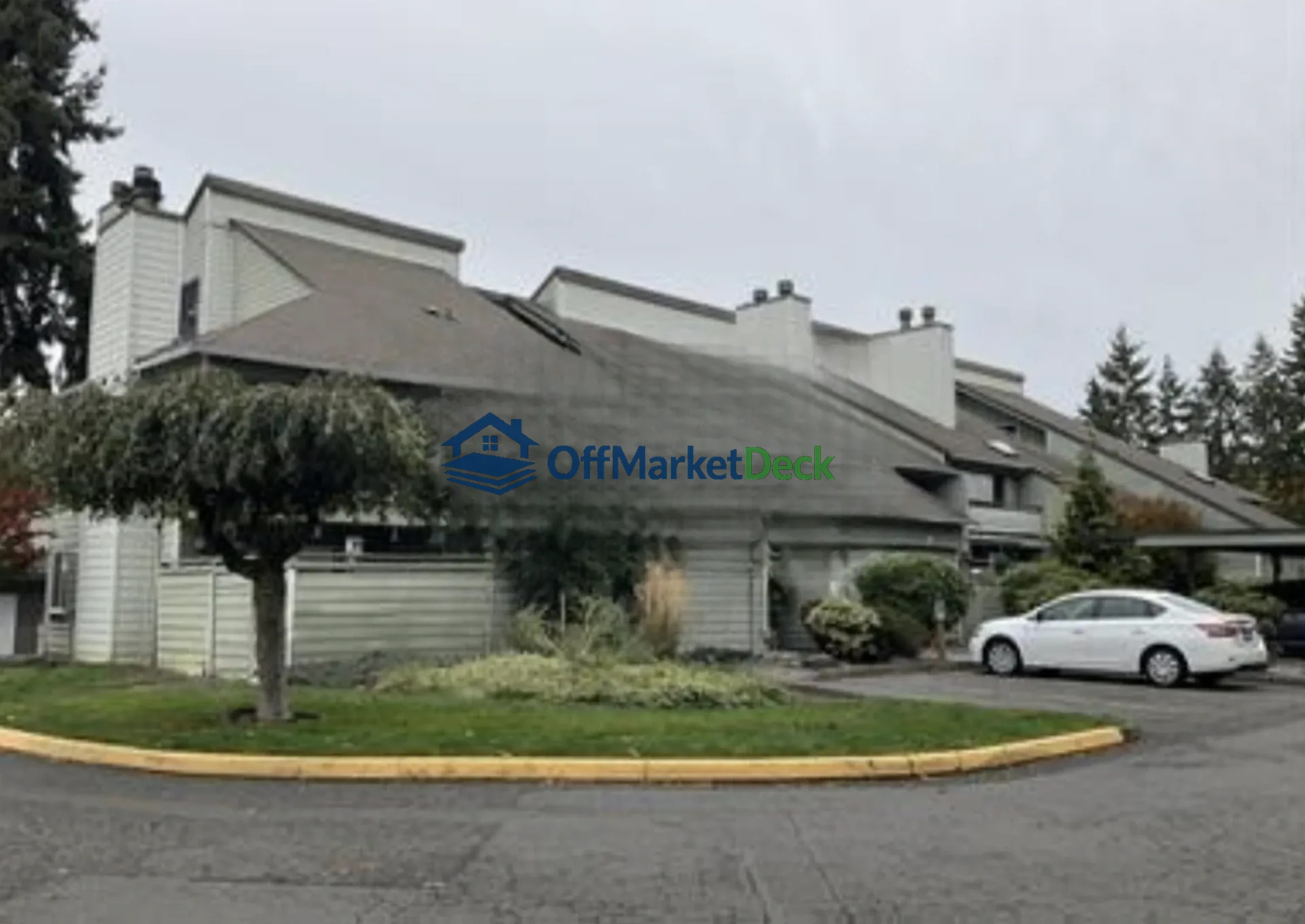 Off-market house in Federal Way, Washington — 1 bed, 1 bath, $160,000 - Blurred background Image