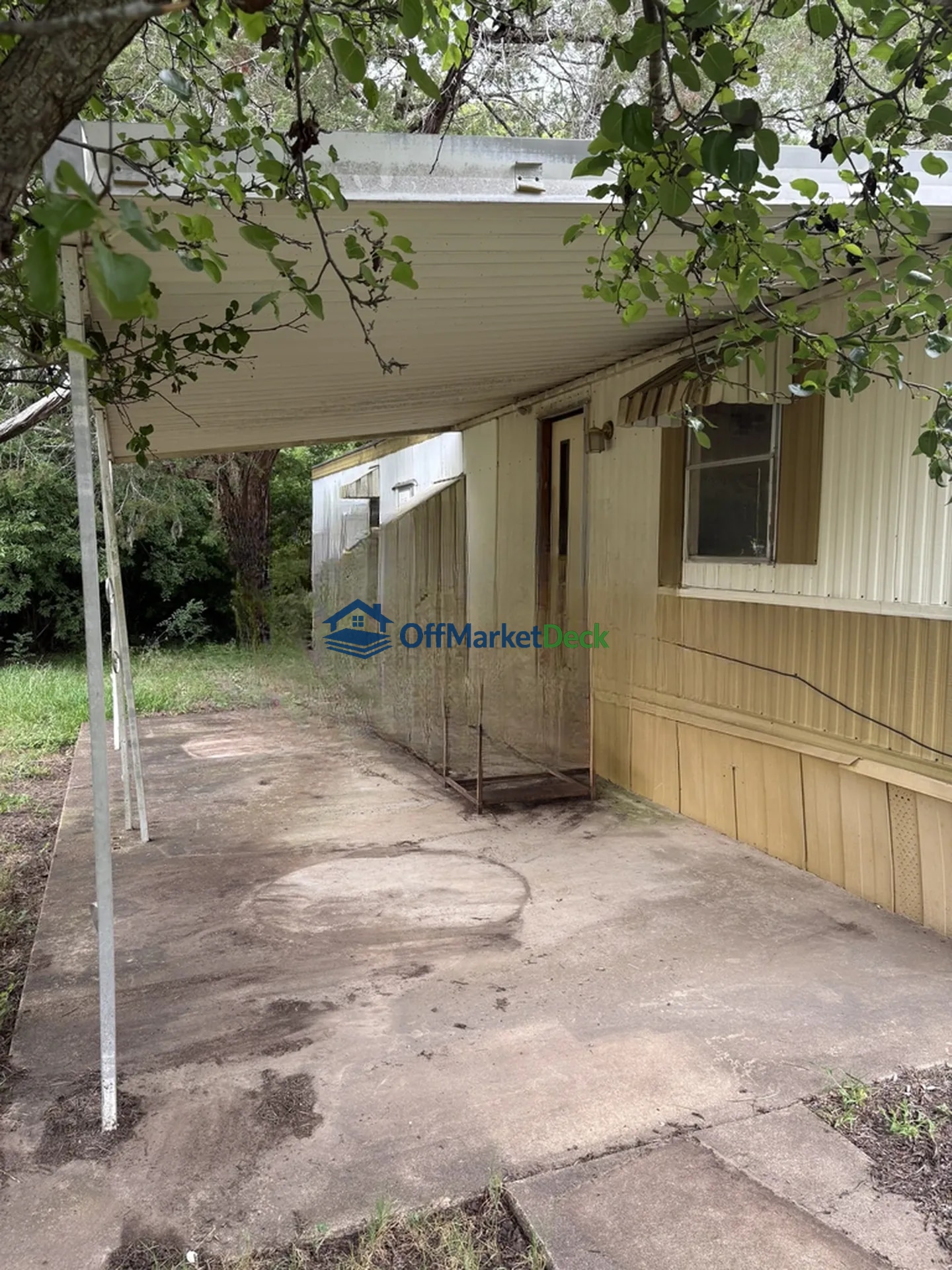 Off-market mobile in Granbury, Texas — 1 bed, 1 bath, $60,000 — photo 8 of 8