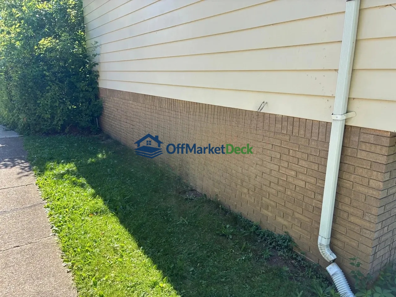 Off-market house in Elyria, Ohio — 3 beds, 1.5 baths, $144,900 — photo 4 of 8
