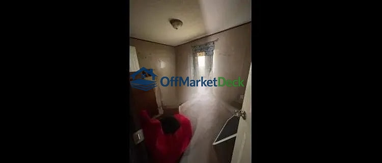 Off-market house in Quinton, Alabama — 2 beds, 1 bath, $65,000 — photo 6 of 8